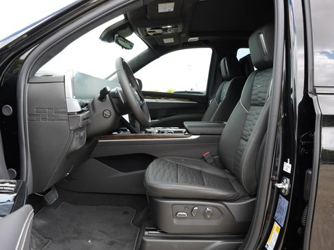 New 2026 Cadillac Escalade Platinum Sport w/ LPO, ONYX Package image 18