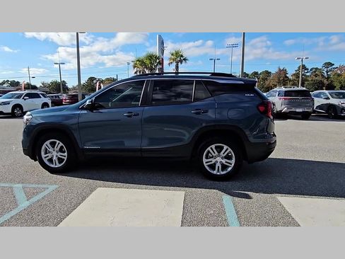 Used 2024 GMC Terrain SLE w/ Driver Convenience Package image 28