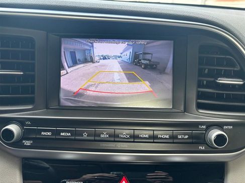 Used 2019 Hyundai Elantra SEL image 14
