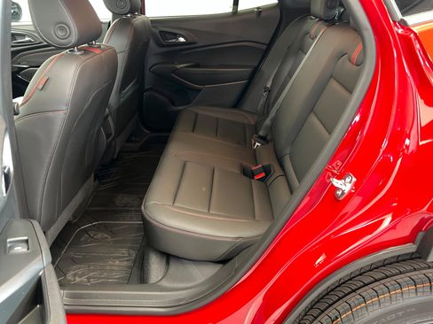 New 2026 Chevrolet Trax RS w/ Sunroof Package FWD image 22