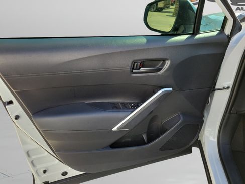 Used 2022 Toyota Corolla Cross LE FWD image 28
