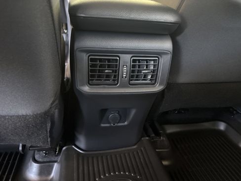 Used 2025 Toyota RAV4 LE AWD/4WD image 31