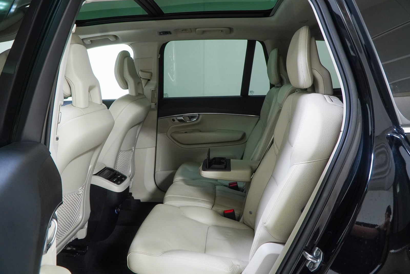 Used 2020 Volvo XC90 T6 Momentum w/ Protection Package Premier AWD/4WD image 43