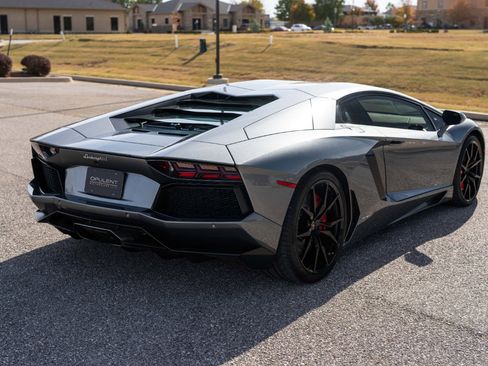 Used 2014 Lamborghini Aventador LP 700-4 image 5