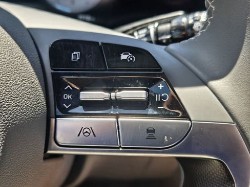Certified 2025 Hyundai Elantra SEL FWD image 25