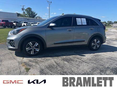 Certified 2022 Kia Niro LXS image 1