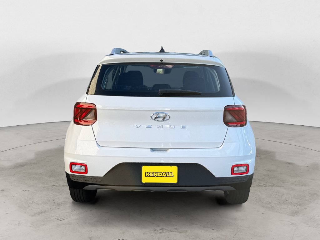 Used 2023 Hyundai Venue FWD image 6