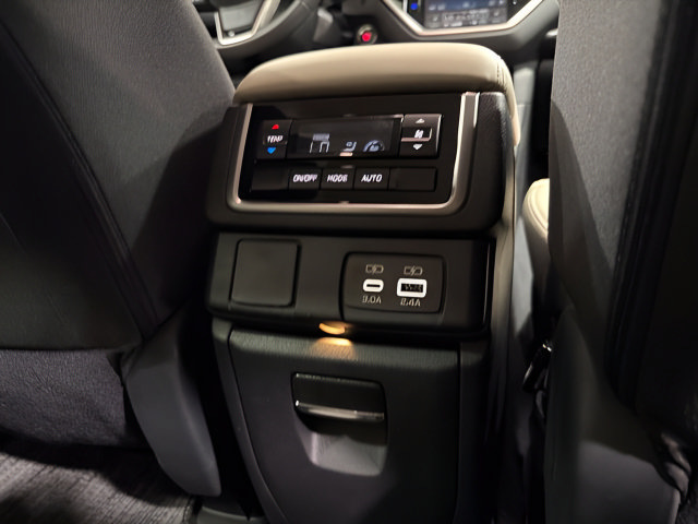 Certified 2025 Subaru Ascent Premium AWD/4WD image 33