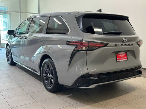 Used 2024 Toyota Sienna XSE AWD/4WD image 4