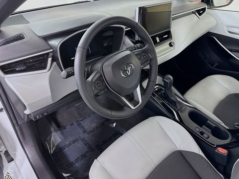 Certified 2025 Toyota Corolla XSE FWD image 17