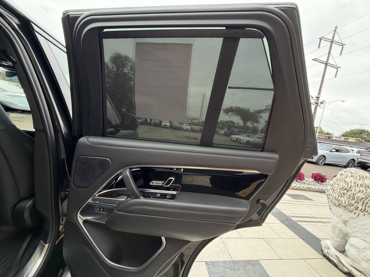 Used 2025 Land Rover Range Rover SE AWD/4WD image 45