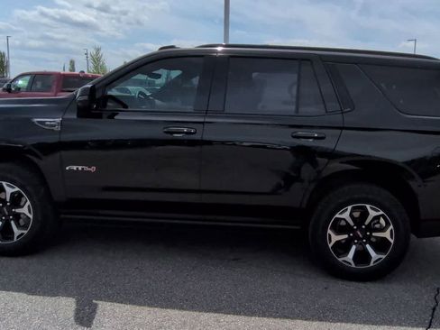 Used 2025 GMC Yukon AT4 w/ AT4 Premium Plus Package AWD/4WD image 6