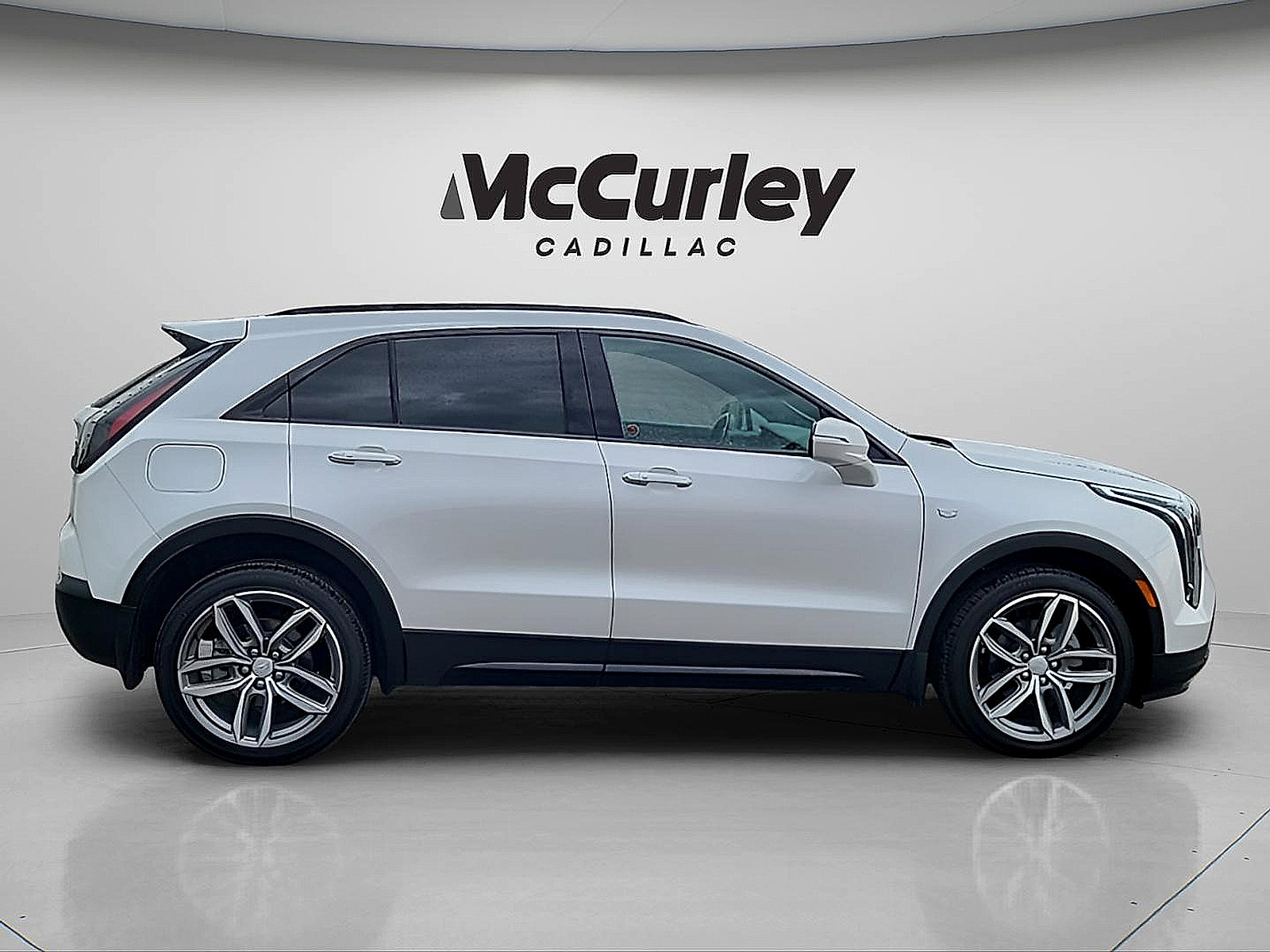 Used 2023 Cadillac XT4 Sport AWD/4WD image 5