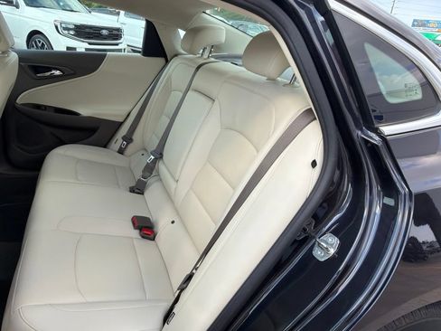 Used 2022 Chevrolet Malibu LT w/ Leather Package FWD image 25