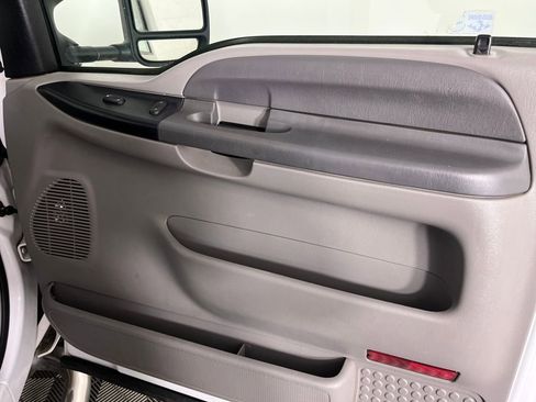 Used 2001 Ford F250 XLT image 17