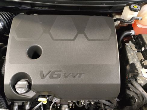 Used 2023 Chevrolet Traverse LS FWD image 30