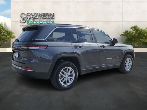 Used 2025 Jeep Grand Cherokee Laredo X w/ Luxury Tech Group I RWD image 5