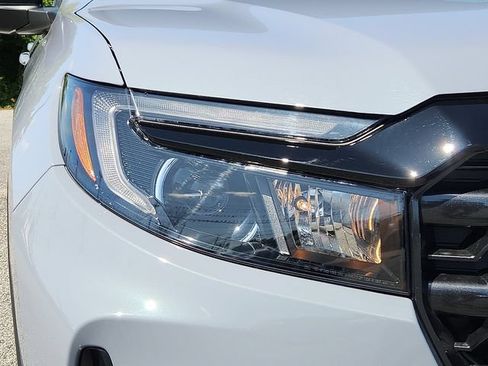 Certified 2026 Honda Ridgeline Sport image 9