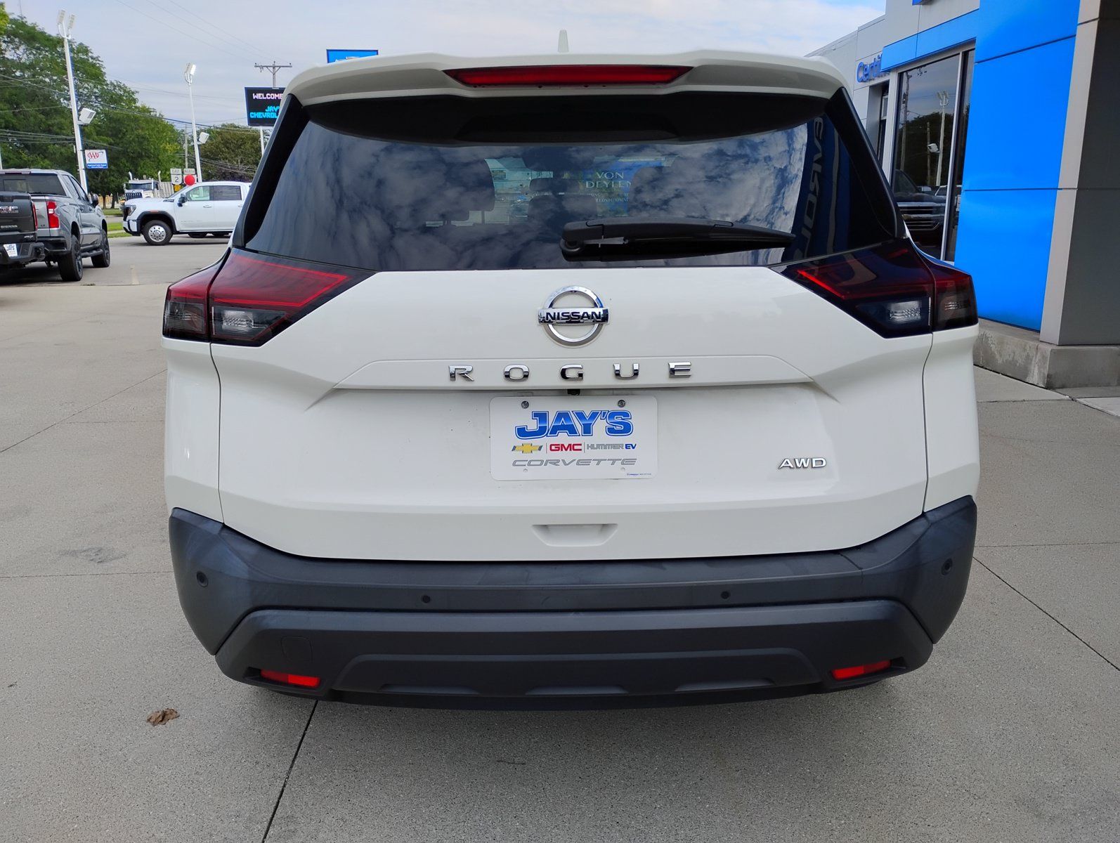 Used 2021 Nissan Rogue S AWD/4WD image 16