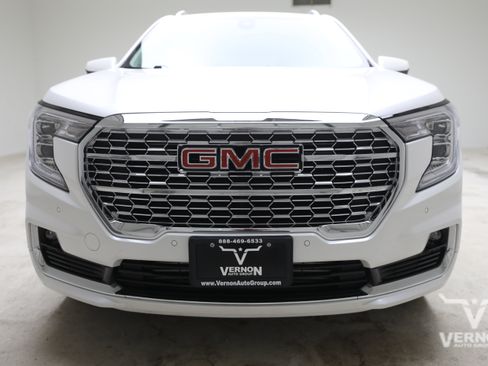 Used 2024 GMC Terrain Denali AWD/4WD image 8