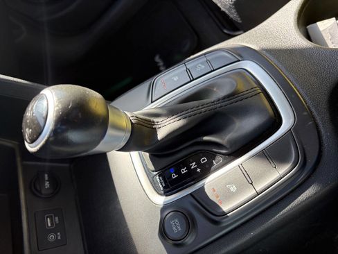 Used 2019 Hyundai Kona SEL FWD image 9