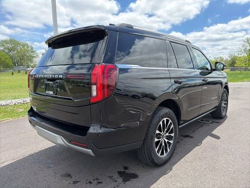 Used 2025 Ford Expedition Platinum AWD/4WD image 8