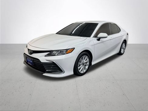 Used 2024 Toyota Camry LE FWD image 2
