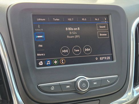 Used 2020 Chevrolet Equinox LT FWD image 18