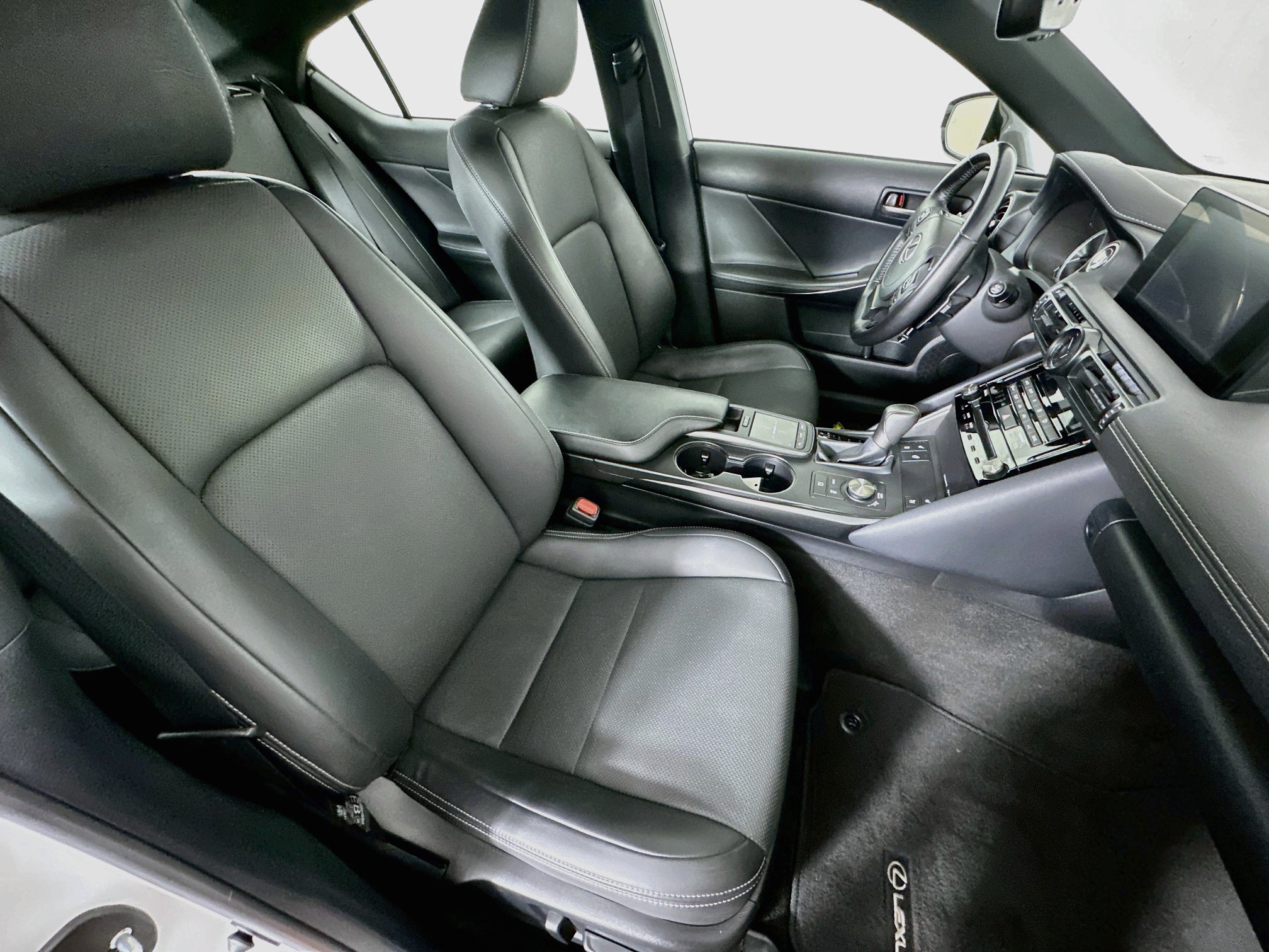 Used 2024 Lexus IS 300 w/ Comfort Package RWD image 33