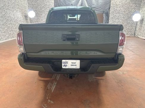 Used 2021 Toyota Tacoma TRD Off-Road w/ TRD Premium Off Road Package AWD/4WD image 6