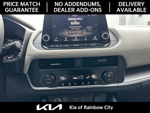 Used 2023 Nissan Rogue SV image 41