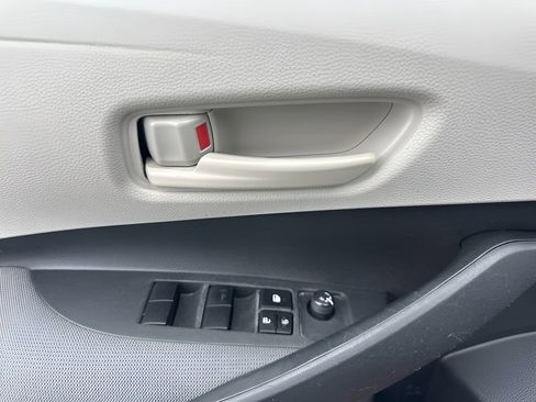 Used 2022 Toyota Corolla LE image 22