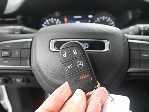 New 2026 Jeep Compass Latitude w/ Sun and Sound Group image 23