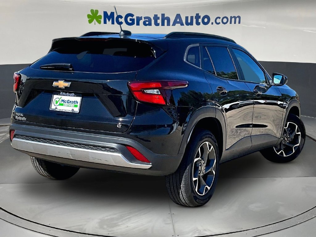 Used 2025 Chevrolet Trax LT FWD image 7