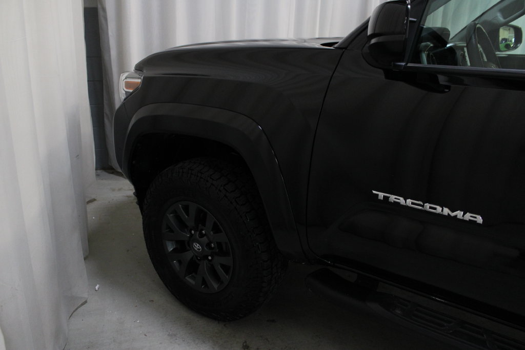 Used 2023 Toyota Tacoma SR5 AWD/4WD image 34