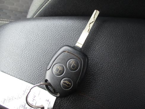 Used 2014 Ford Fiesta SE w/ Equipment Group 201A FWD image 28