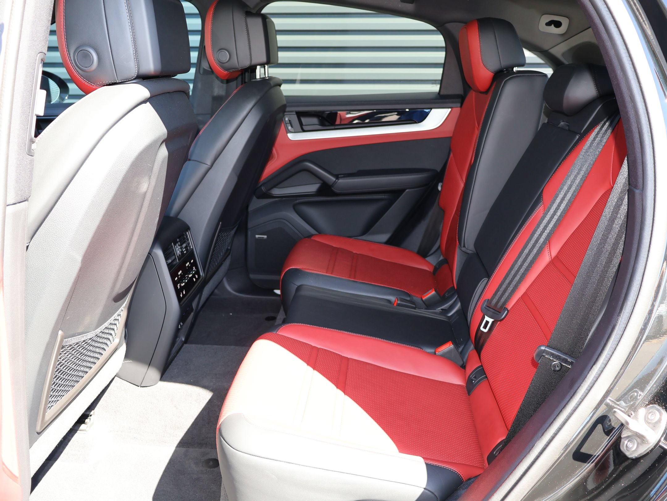 Certified 2026 Porsche Cayenne Coupe AWD/4WD image 29