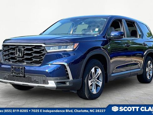 Used 2025 Honda Pilot EX-L image 3