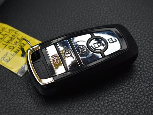 Used 2023 Lincoln Nautilus AWD w/ Premium Package image 31