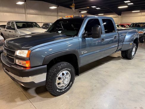 Used 2007 Chevrolet Silverado 3500 LT w/ Heavy-Duty Power Package AWD/4WD image 12