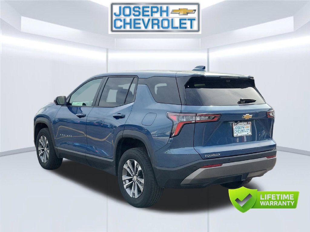 Used 2025 Chevrolet Equinox LT w/ Safety and Technology Package FWD image 4
