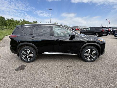 Used 2023 Nissan Rogue SL AWD/4WD image 6