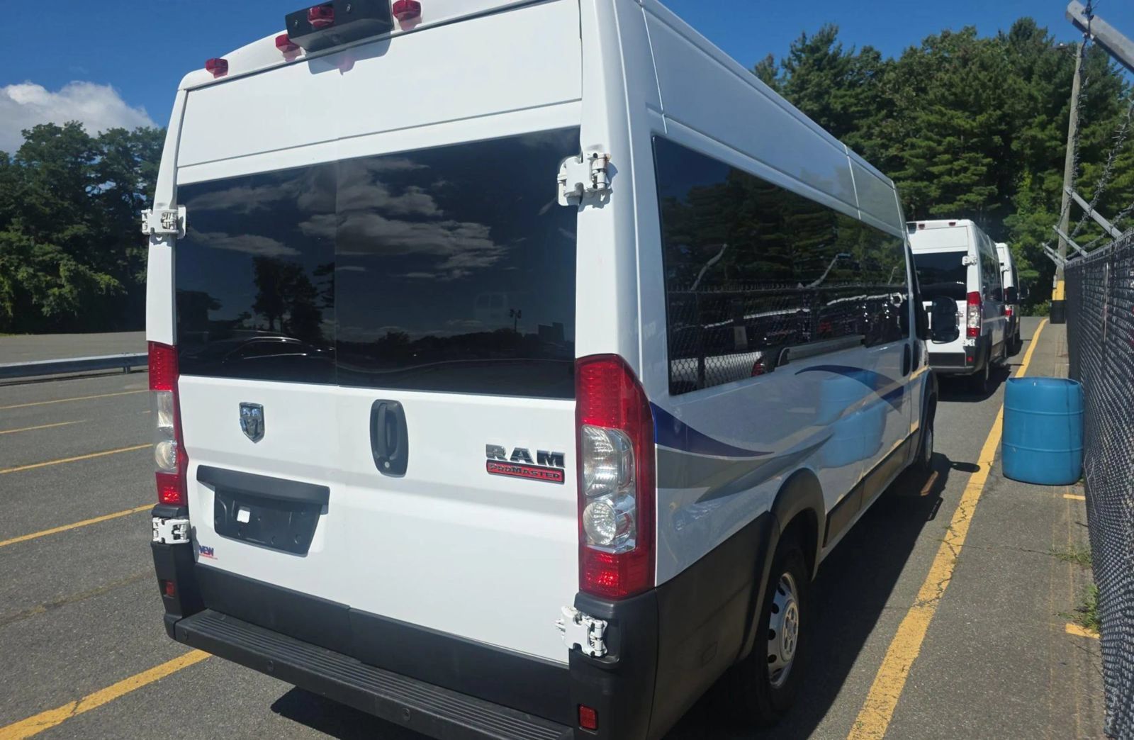 Used 2019 RAM ProMaster 3500 w/ Premium Appearance Group FWD image 3