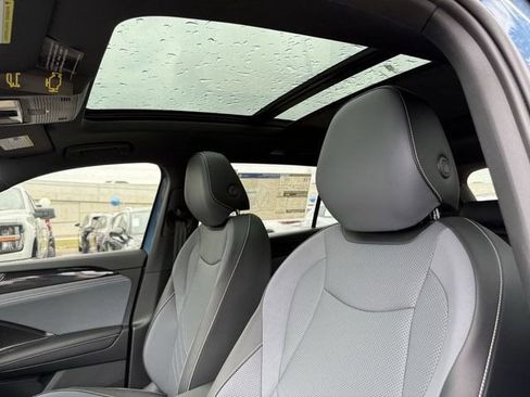 New 2026 Volkswagen Tiguan SE R-Line FWD image 18