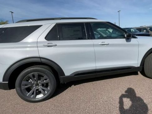 New 2026 Ford Explorer Active w/ Active Comfort Package AWD/4WD image 9