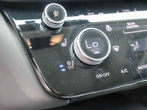 Used 2023 INFINITI QX60 Luxe w/ Vision Package FWD image 18