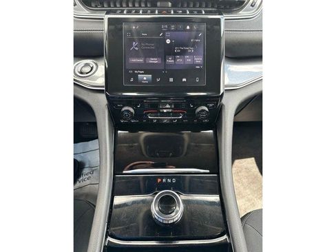 Used 2023 Jeep Grand Cherokee Laredo AWD/4WD image 28