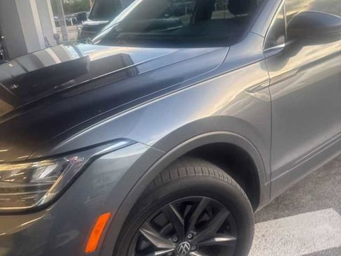 Certified 2023 Volkswagen Tiguan SE w/ Panoramic Sunroof Package FWD image 7
