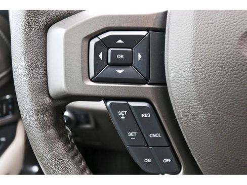 Used 2020 Ford Expedition XLT w/ Equipment Group 202A RWD image 18