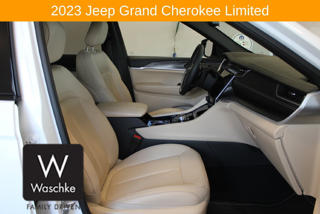 Used 2023 Jeep Grand Cherokee Limited w/ Trailer Tow Prep Group (B) AWD/4WD image 25